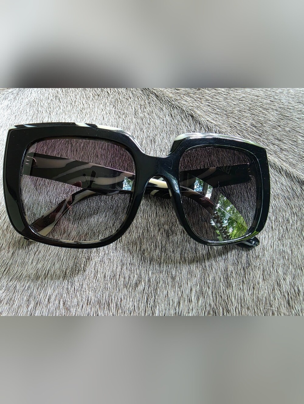 Dolce & Gabbana Zebra / Black Sun Glasses - Picture 6 of 11
